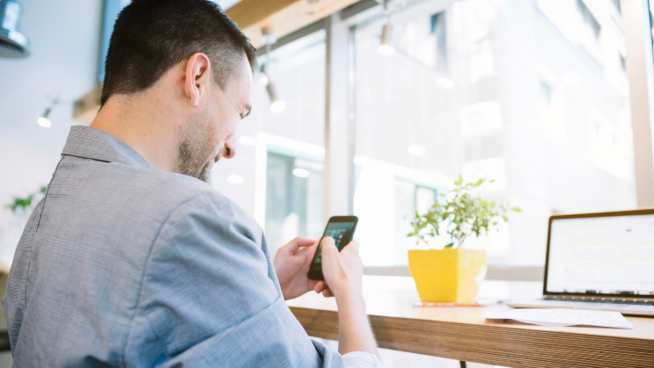 Клиенты Билайна чаще всего заходят на маркетплейсы во время обеда Пользователи Билайна занимаются онлайн-шопингом...