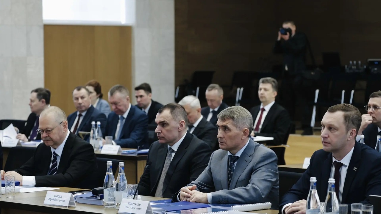 Вячеслав Федорищев принял участие в заседании Совета ПФО под председательством Игоря Комарова В четверг, 26 марта, в Нижнем Новгороде полномо...