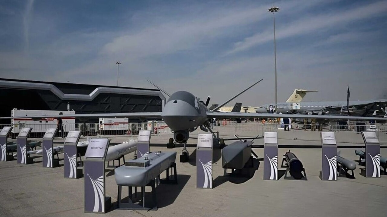 Новый беспилотный летательный аппарат (БПЛА) ха...