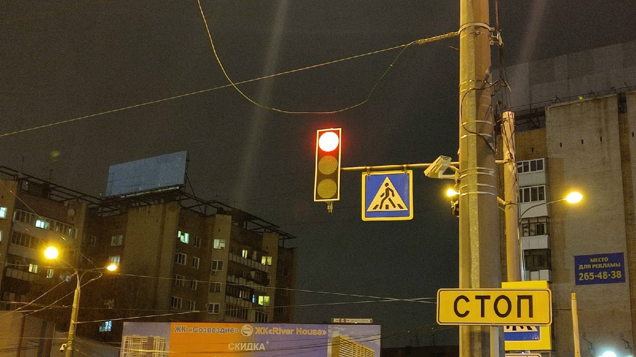 В Самаре на Ново-Садовой около "ТЦ Апельсин" будет временно отключен светофор Будет проводиться комплекс технических мероприя...