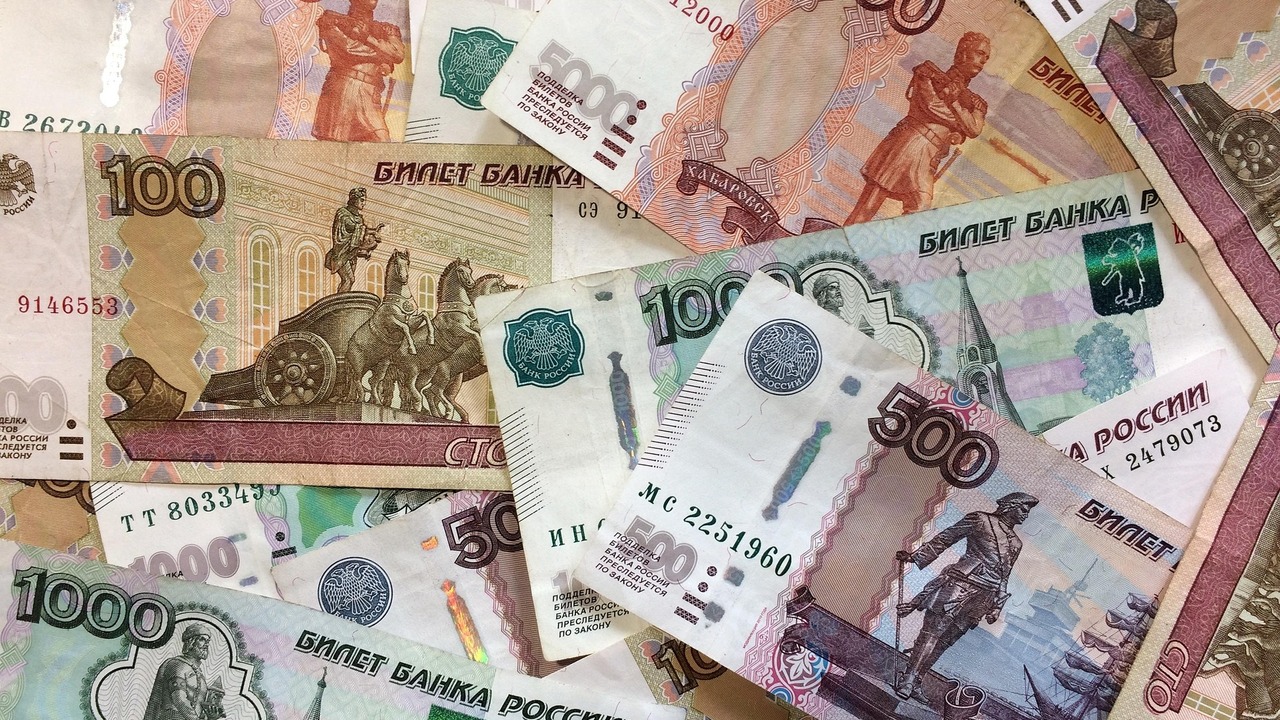 Жители Самары назвали зарплату мечты в 205 тысяч рублей О смене профессиональной сферы регулярно задумы...