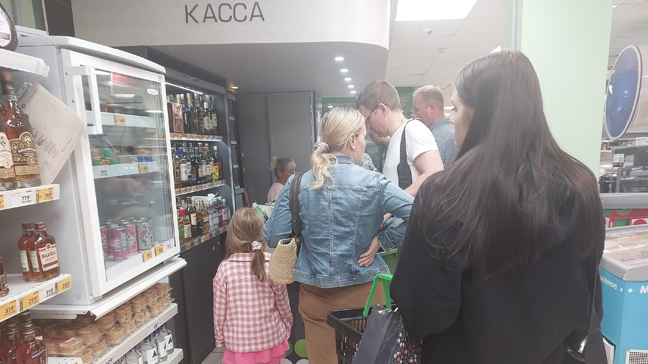 Новая хитрость на кассах "Пятерочки" для тех, кто платит по карте - запомните всего одну фразу, чтобы сказать ее продавцу в нужный момент Снять наличные на кассе: новая удобная услуга в...