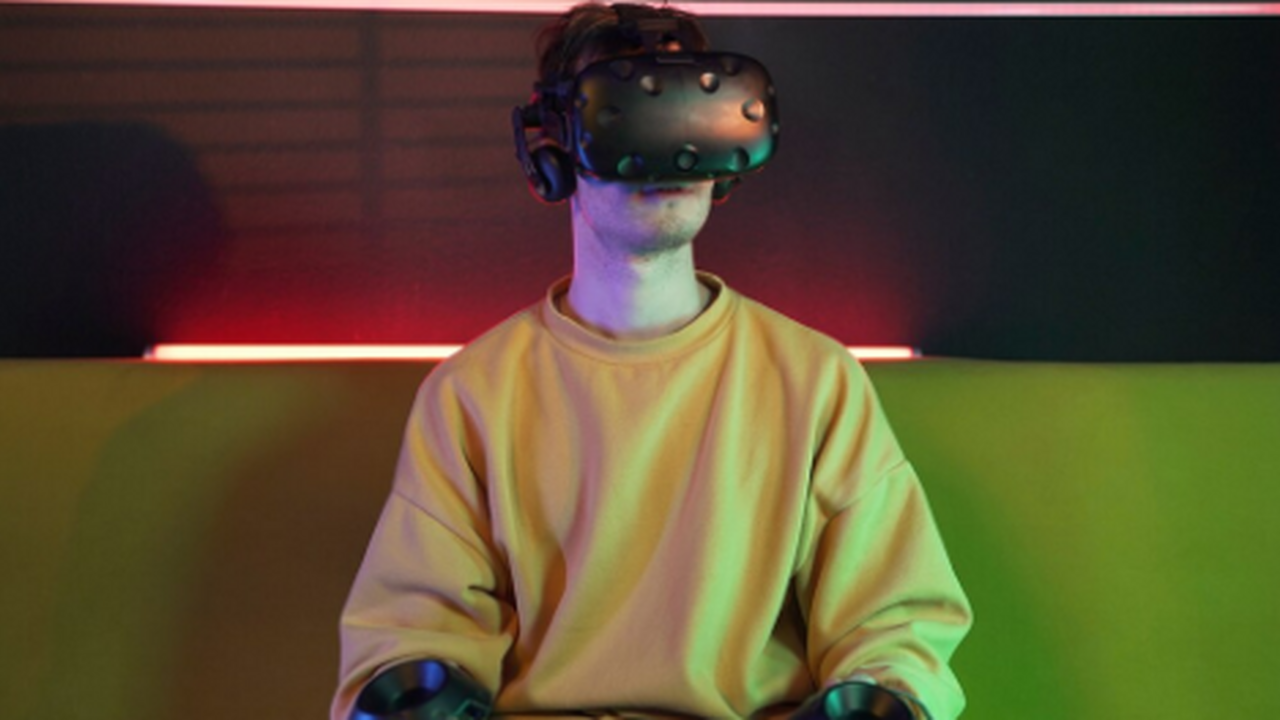 Илон Маск продолжает активно участвовать в разв...