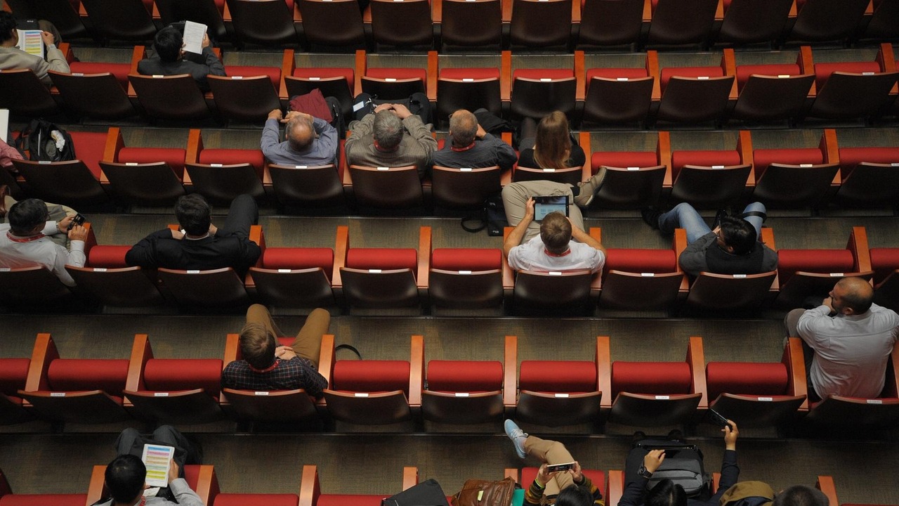 Форум пройдет 24 ноября в молодежном центре на ...