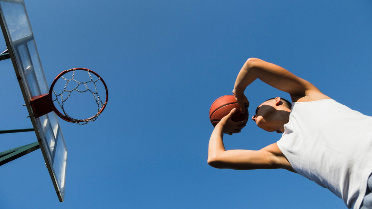 Баскетболистки "Самары" 15 февраля обыграли новосибирское "Динамо" 15 февраля в рамках Премьер-лиги баскетбольный ...