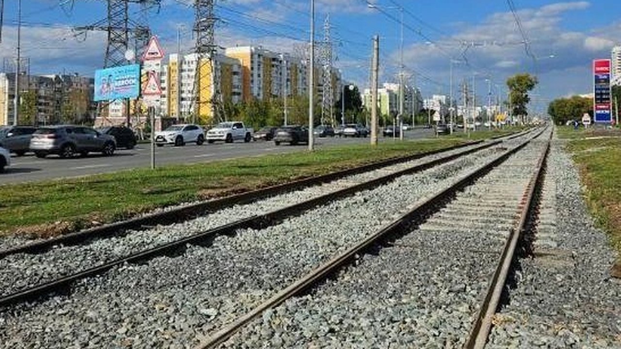 В Самаре в конце августа по улице Ново-Садовой ...