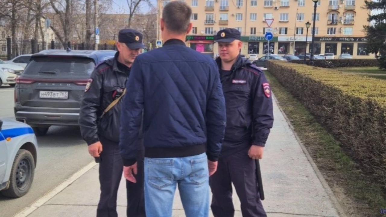 В Автозаводский отдел полиции города Тольятти п...