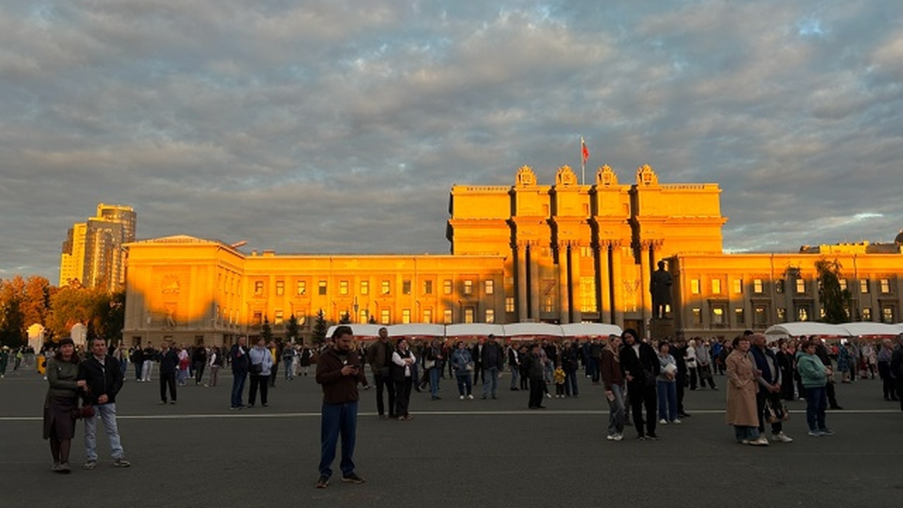 Организаторы Парада Памяти в Самаре завершают подготовительные работы Первый вице-губернатор Самарской области Алекса...