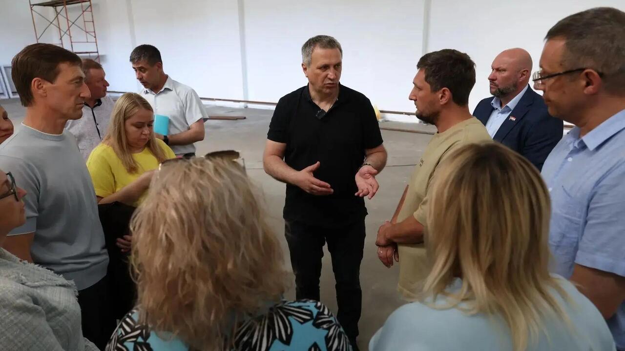 Иван Носков: «В сентябре наши дети должны пойти учиться в отремонтированные школы» 20 июня глава города Самары Иван Носков совмест...