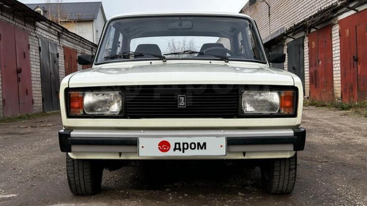 В городе Пскове на продажу выставлен автомобиль...