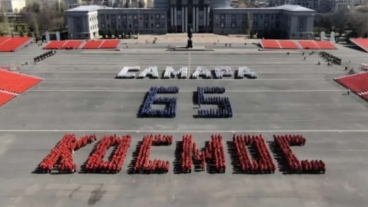 Сегодня на площади Куйбышева глава городского о...