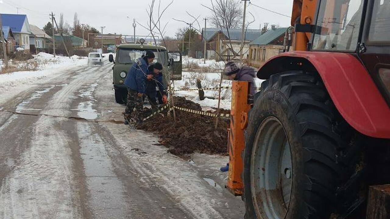 В результате коммунальной аварии на трубопровод...