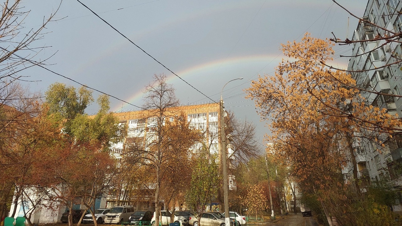 Атмосферный фронт, определявший сухую и солнечн...