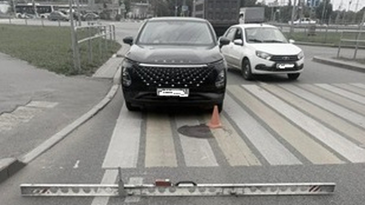 После аварии ребенка доставили в больницу на ав...