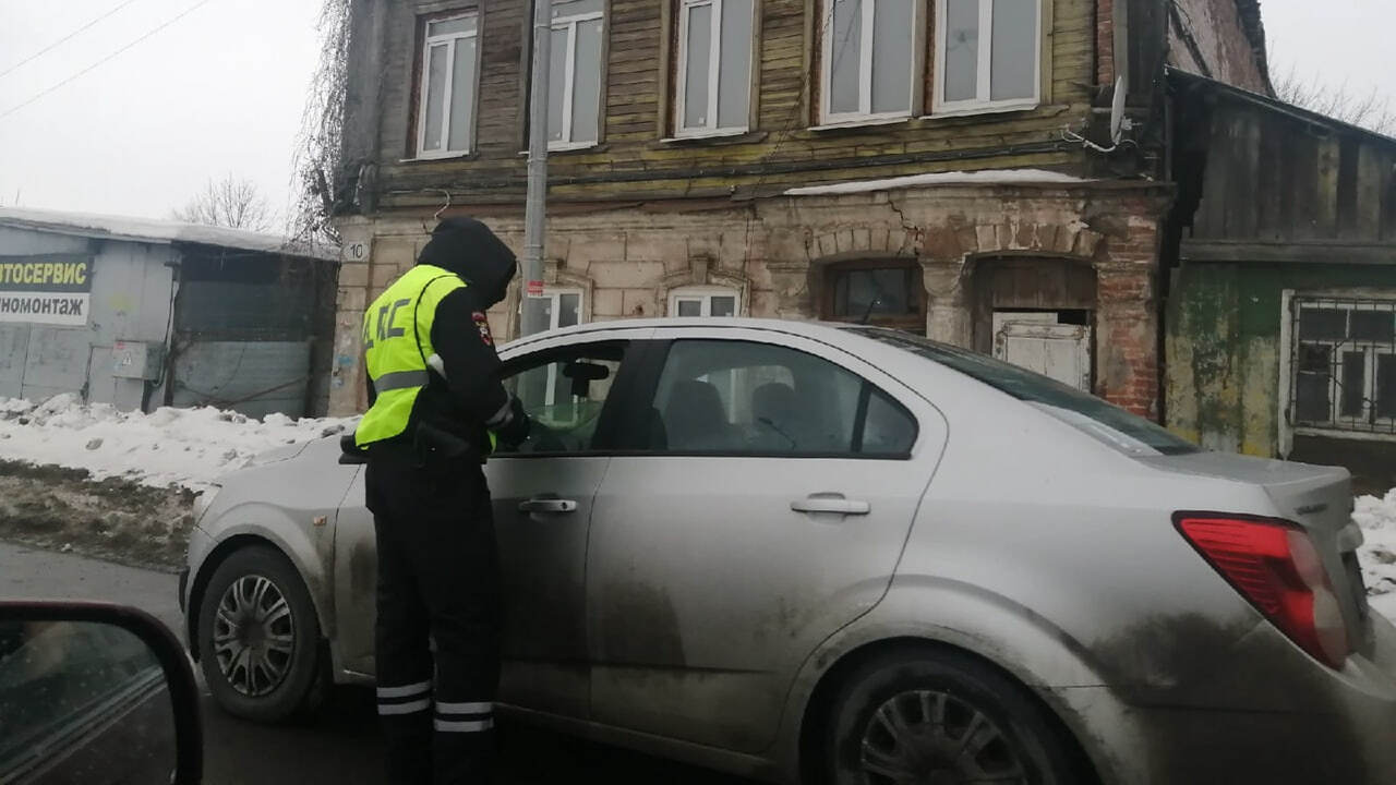 Лишат прав без слов: с 13 декабря ГИБДД будет искать у водителей всего один предмет - подготовьтесь заранее ГИБДД начинает охоту на нелегальный тюнинг: штр...