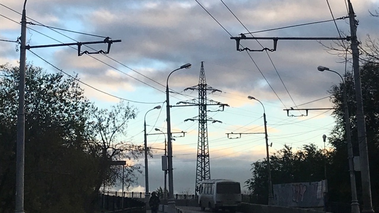 «Чистое небо»: чиновники хотят избавить Самару от свисающих проводов В правительстве Самарской области обсуждают обн...