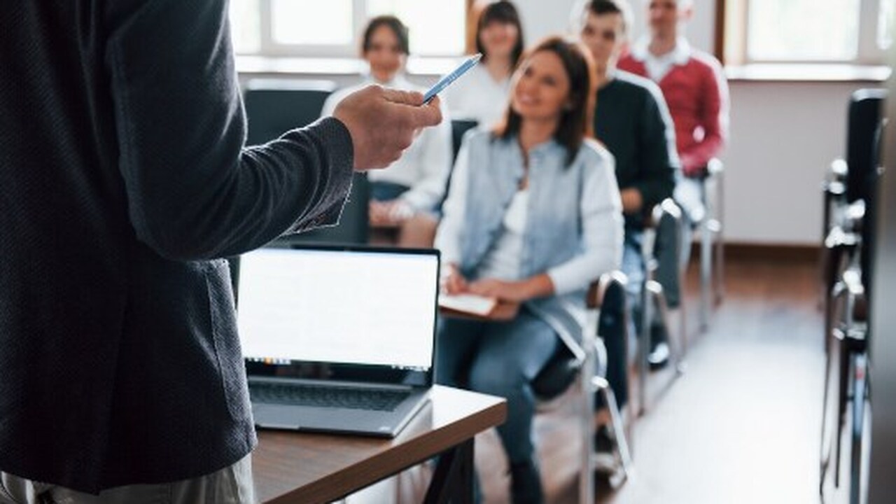 На площадке Института развития образования Сама...