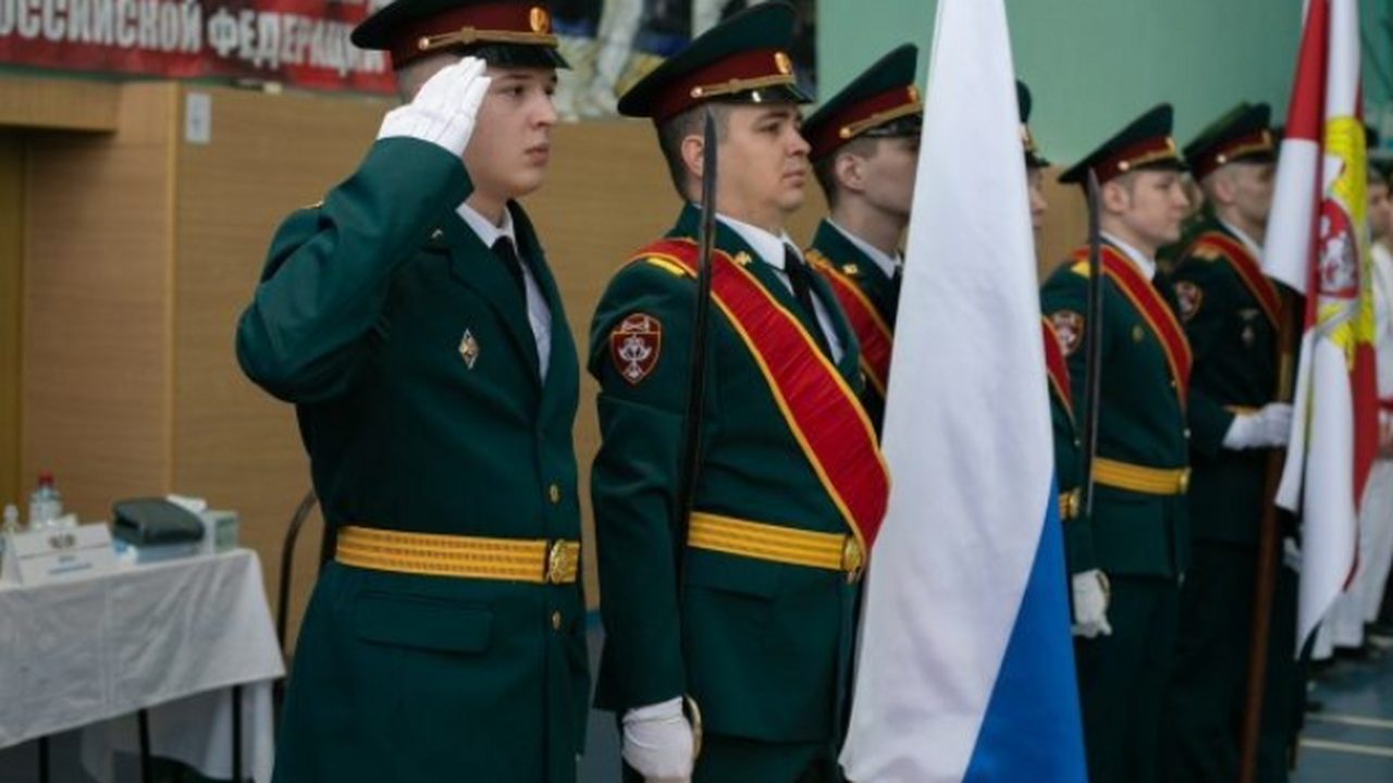 Глава городского округа Самара Иван Носков напр...