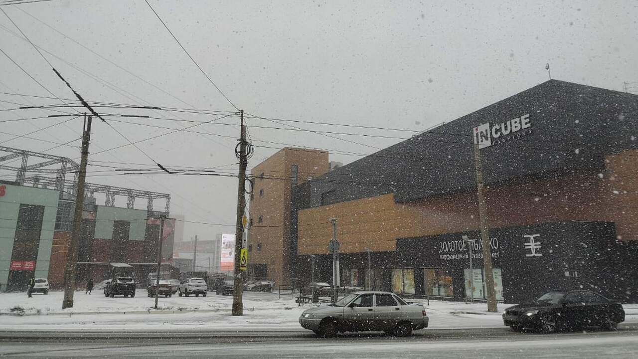 Энергетики Самары начали усиленную работу из-за угрожающих последствий метели 4 января в Самарской области начался интенсивны...