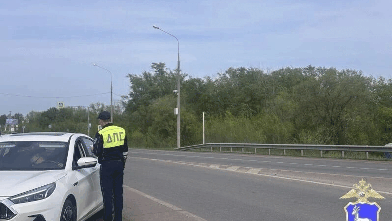 Сотрудники Государственной инспекции безопаснос...