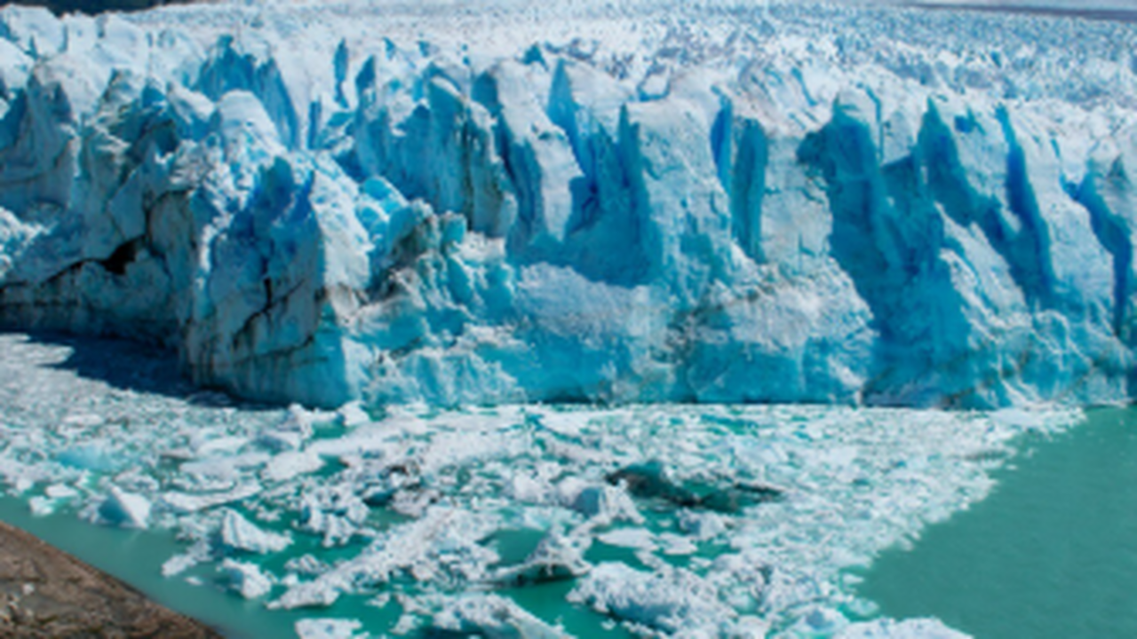 Гигантский ледник Туэйтса, расположенный в Запа...