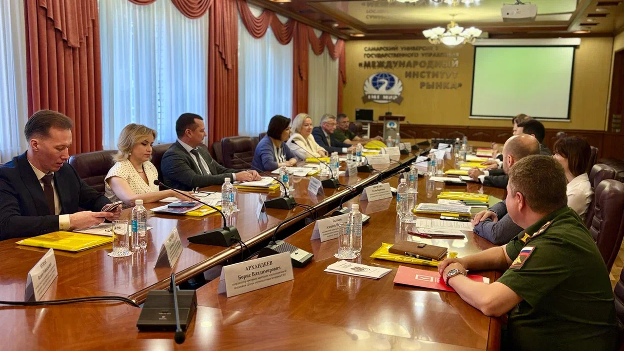 В Самарской области прошел семинар по ресоциализации ветеранов СВО Участникам представили инструменты для професси...