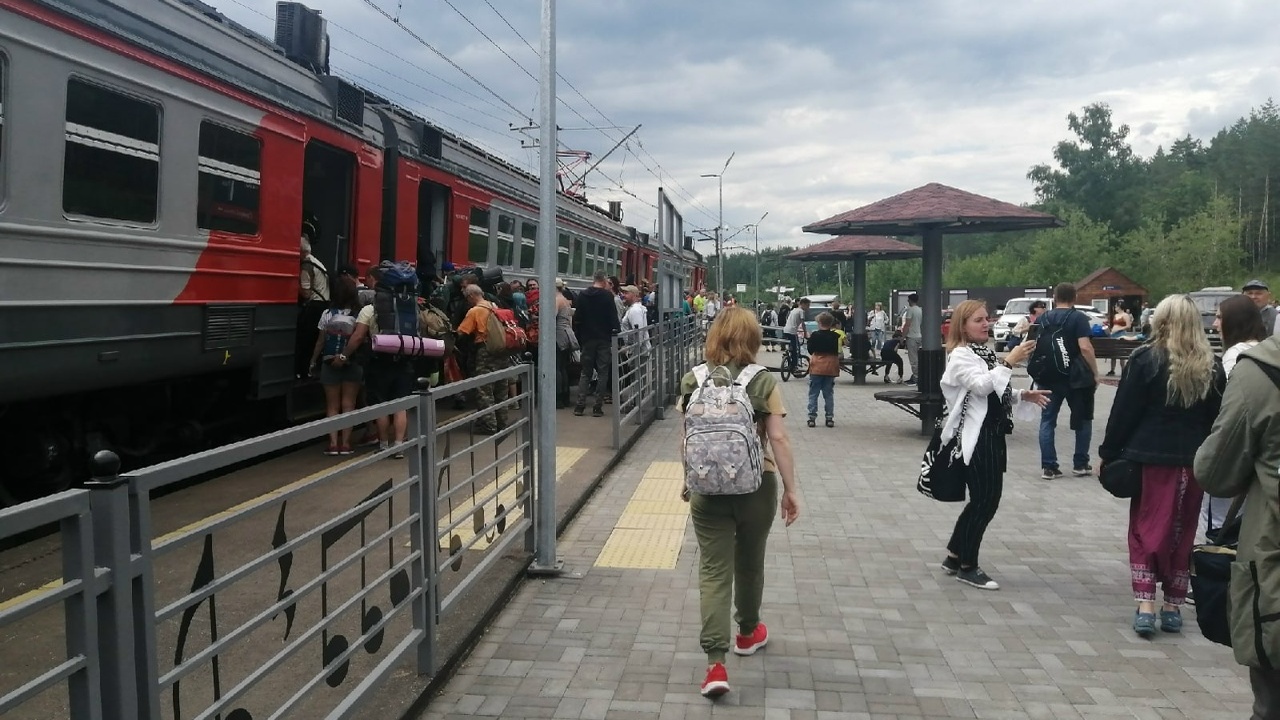 С 1 марта пассажиров поездов дальнего следовани...