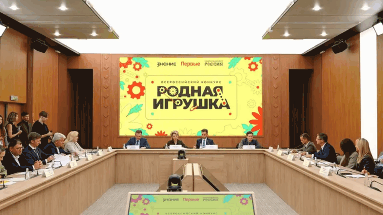 Вместе с воспитателем Юлией Глушковой Любовь Ку...
