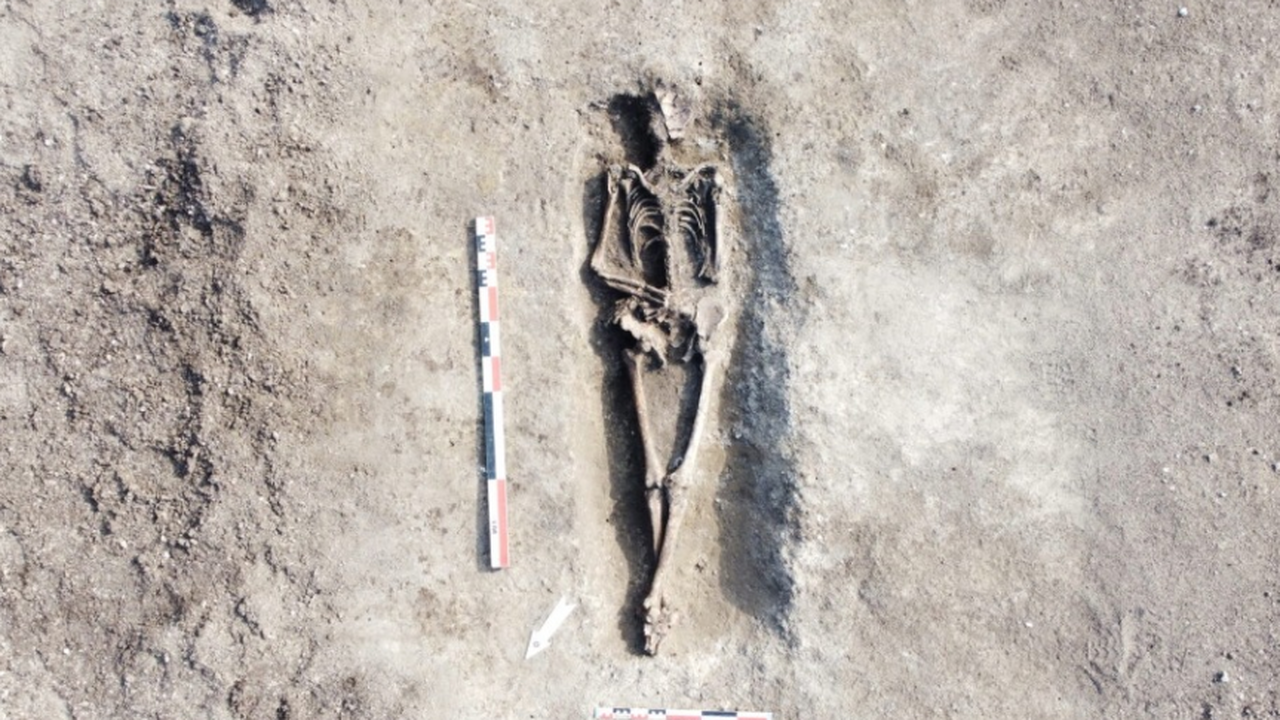 Румынские археологи нашли древний некрополь рим...