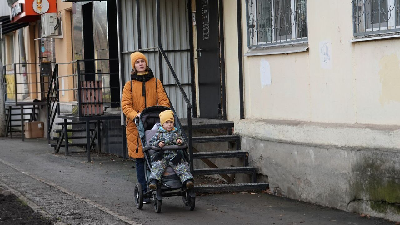 В 2026 году в Самаре продолжат обновление подъездных путей к соцобъектам Глава города Самара Иван Носков доложил губерна...