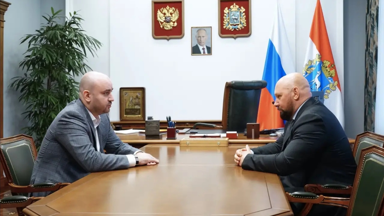 Губернатор Вячеслав Федорищев поддержал Владимира Кошелева в решении участвовать в праймериз «Единой России» Губернатор Федорищев пожелал Владимиру Кошелеву...