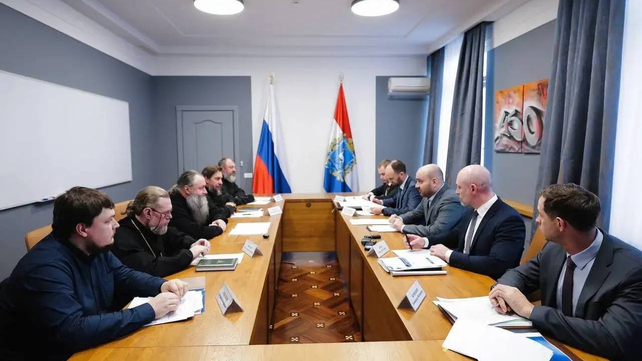 В Самаре Вячеслав Федорищев провел рабочую встр...