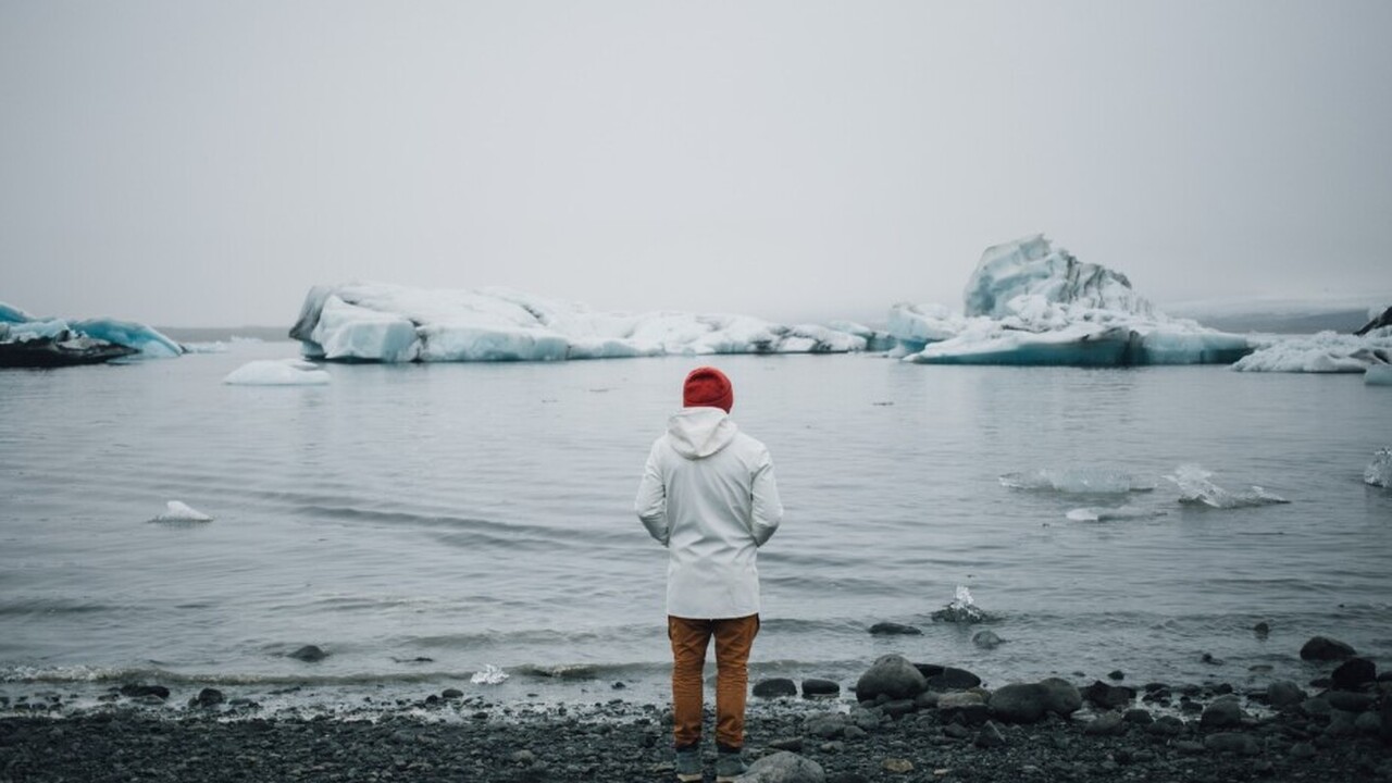 На ледяном спутнике Сатурна, Энцеладе, потенциа...