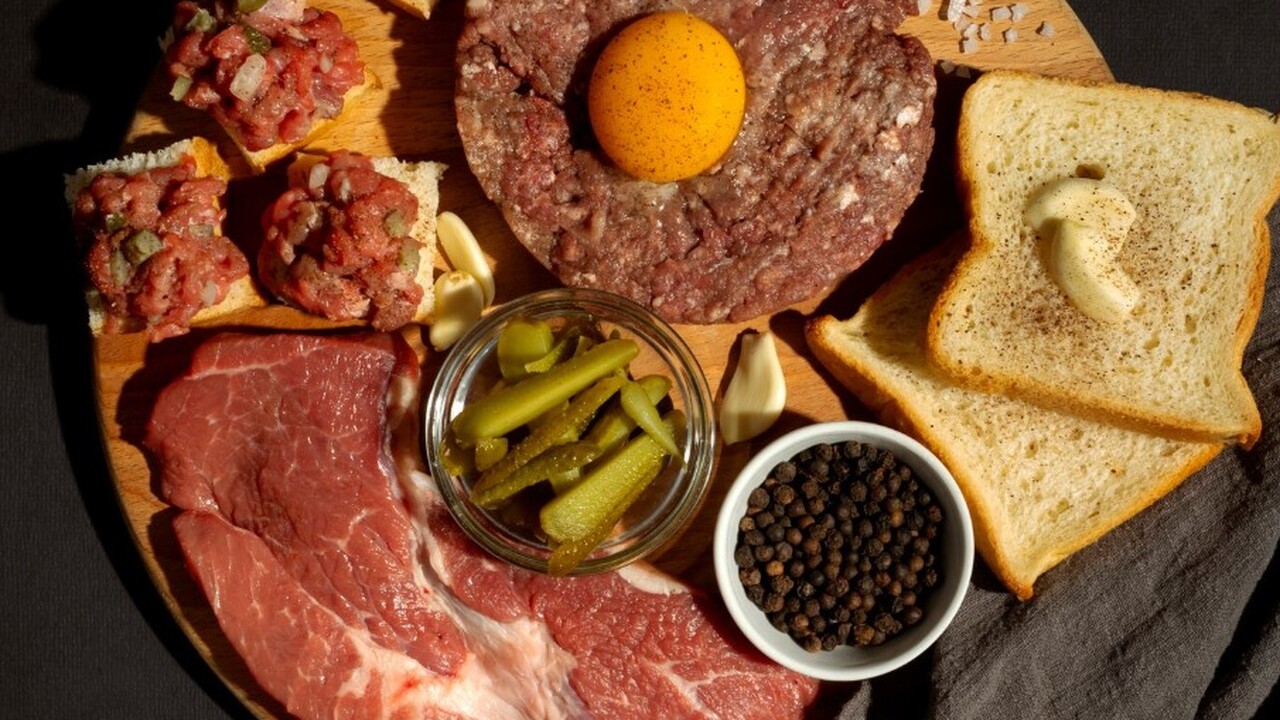 Употребление жирной пищи нарушает взаимодействие между кишечником и мозгом Избыточное потребление жиров приводит к специфи...