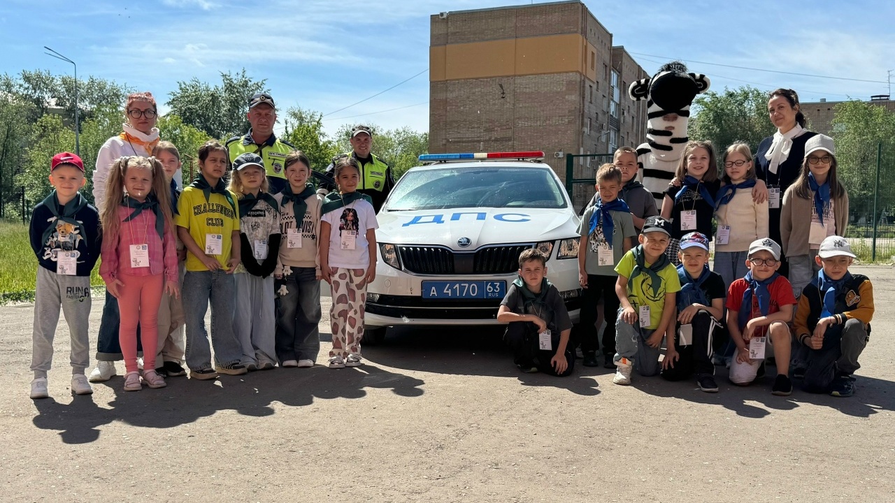 Самарские автоинспекторы повторили ПДД с детьми в Новокуйбышевске В Новокуйбышевске, в Центре творчества для дете...