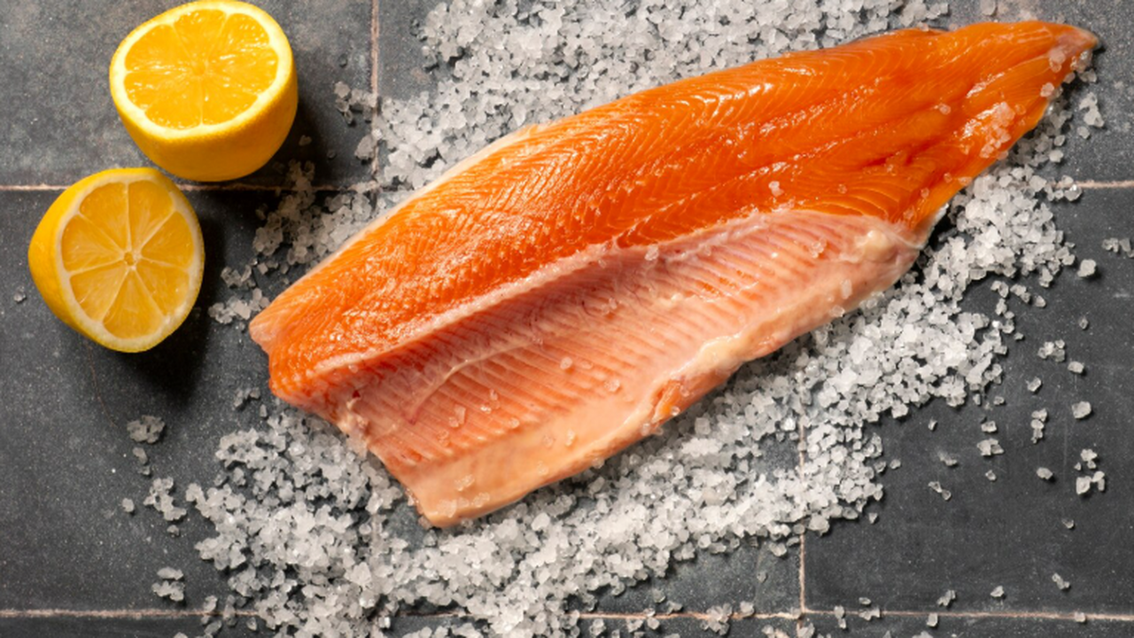 Как засолить рыбу дома: лучший рецепт, который ...