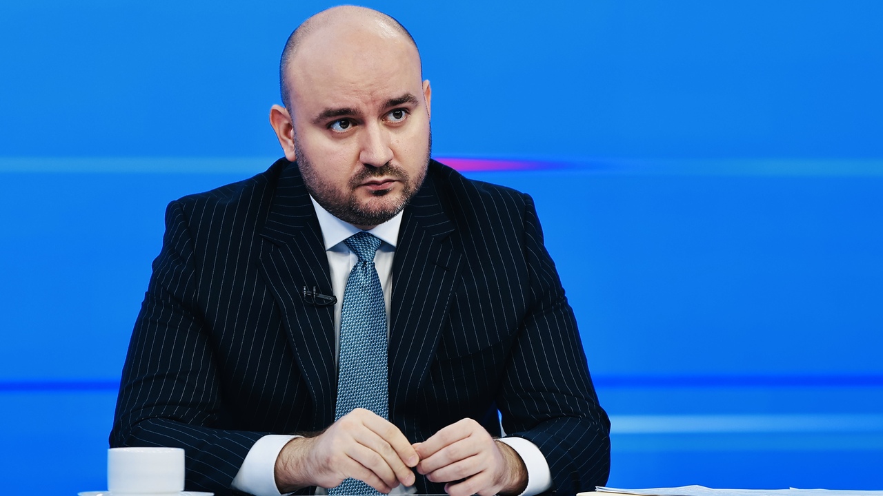 Открытый диалог: на прямой линии губернатор затронул все сферы экономики Самарской области Рост и развитие промышленности – залог стабильн...