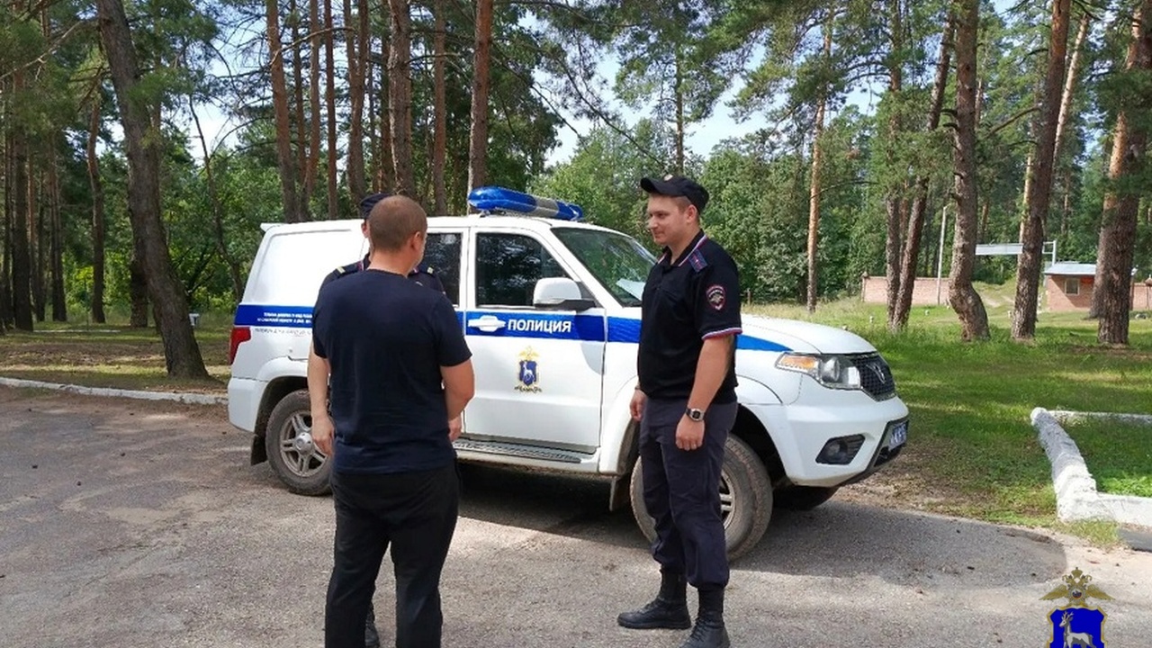 Утром во время обхода вверенной территории на у...