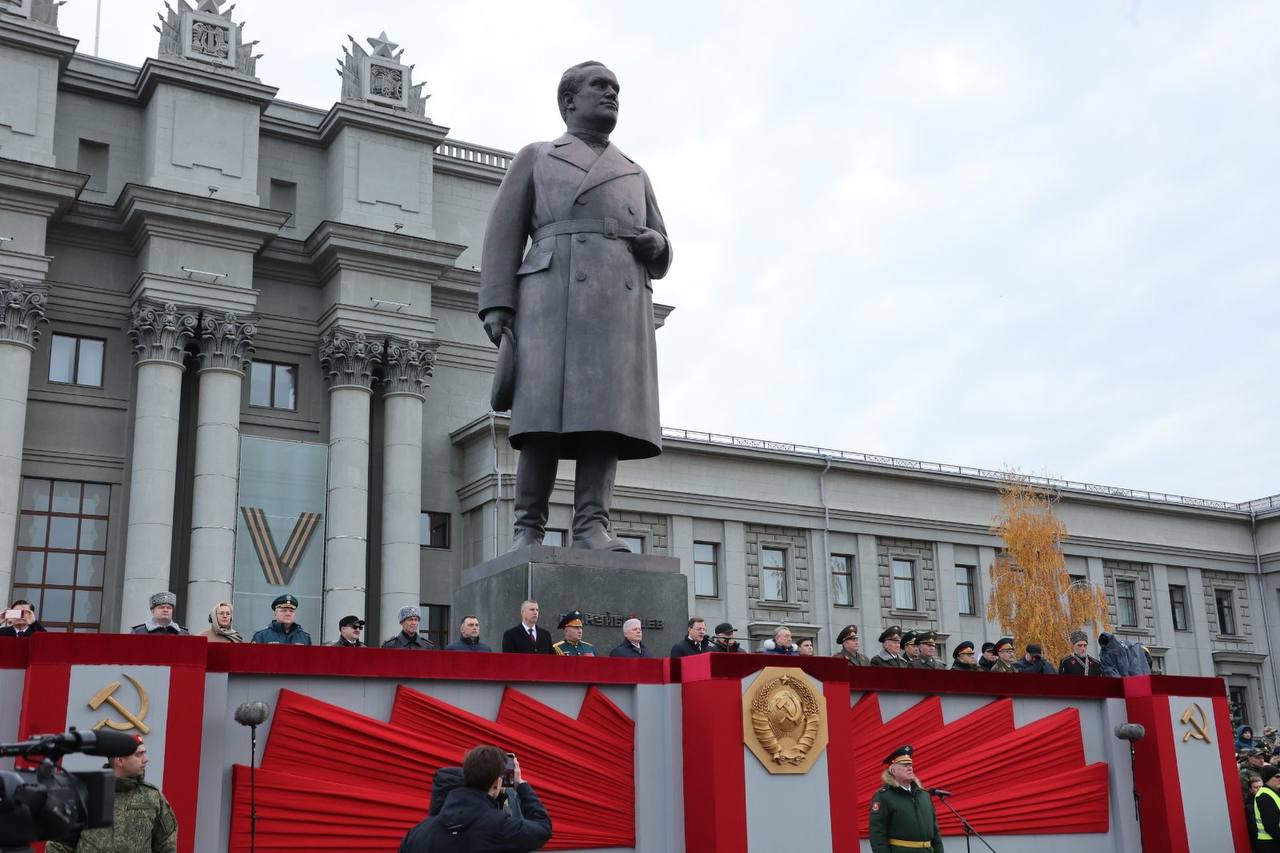 Традиционный Парад Памяти прошел в Самаре 7 ноября | 07.11.2023 | Самара -  БезФормата