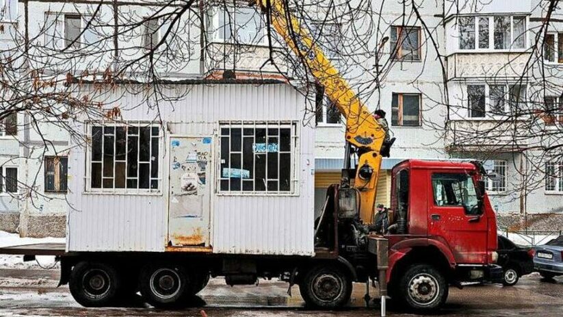 В Самаре продолжается снос самочинно установлен...