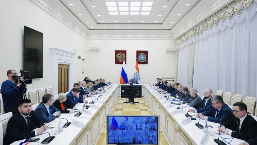 Губернатор Вячеслав Федорищев отправил в отстав...