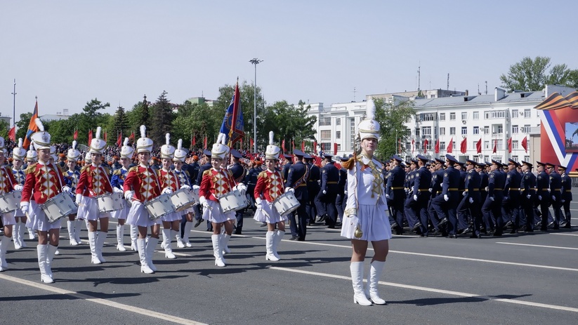 Вчера жители Самары вернулись на свои рабочие м...