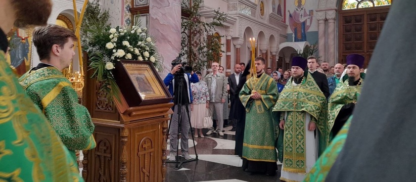 В Самару 25 июня в рамках акции Всероссийского молебна о победе в Софийский собор привезли чудотворную Казанскую икону Пресвятой Богородицы