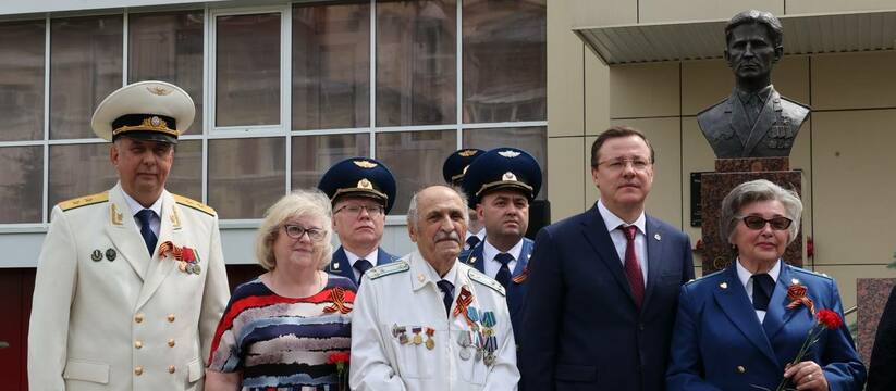 Памятник прокурорам-фронтовикам был открыт в Самаре губернатором Дмитрием Азаровым и прокурором области Сергеем Берижицким