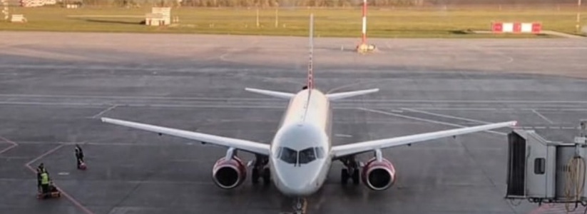 В Самаре в аэропорту Курумоч самолет не смог взлететь из-за технической поломки насоса