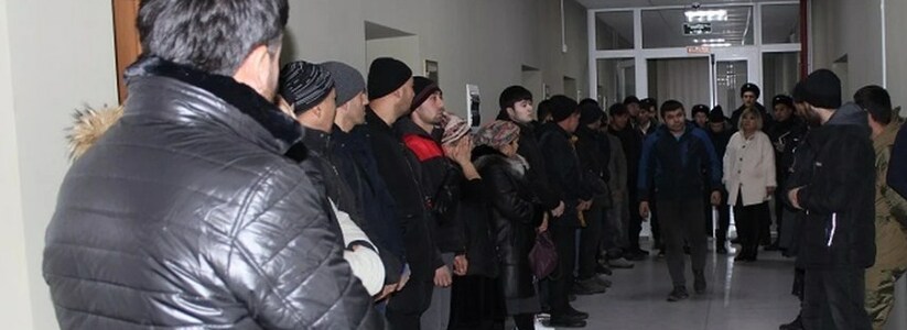 Полиция и ОМОН задержали 18 мигрантов на овощебазе в Кировском районе Самары