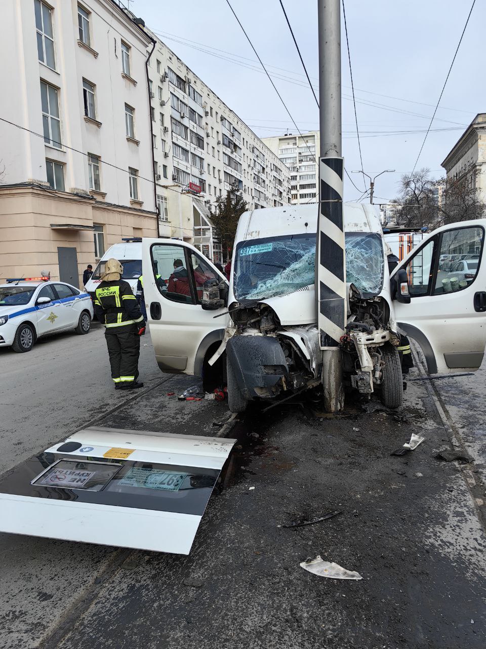  Пять человек пострадали в серьезном ДТП с маршруткой и столбом  в центре Самары 