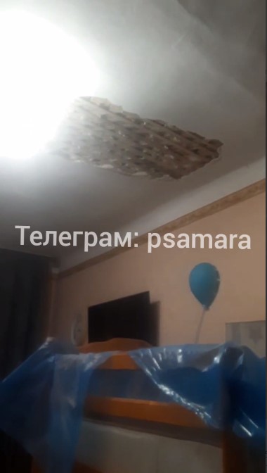  В Самаре потолок рухнул на детскую кровать в квартире на Управленческом 