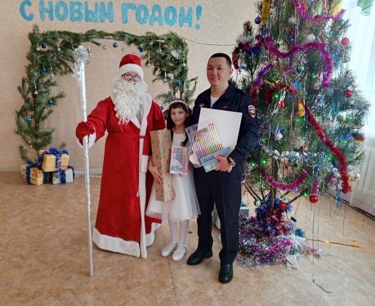  Начальник МО МВД России «Клявлинский» подполковник полиции Тимур Кинжалеев принял участие в благотворительной акции 