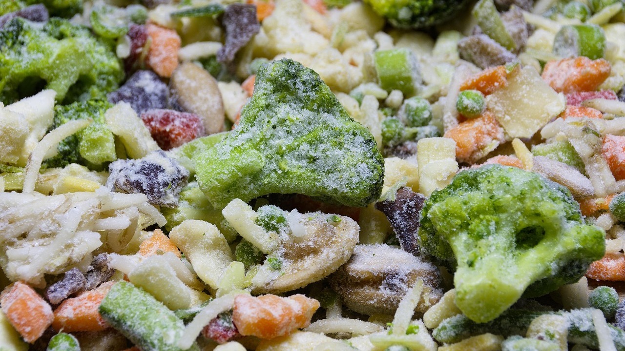  Что заморозить в июне, чтобы не тратить деньги в январе: список нужных продуктов и как их хранить 